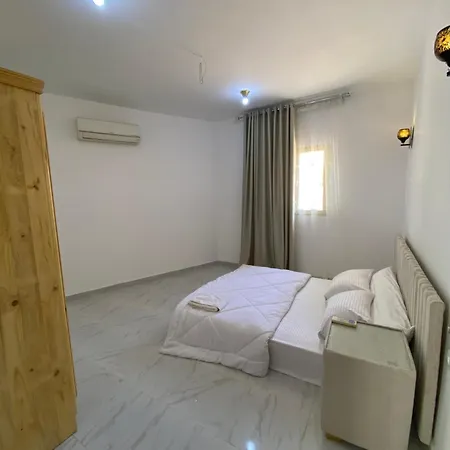 Full Prv 1 Room Apartment